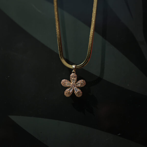 18K Gold Flower Diamond Cut Pendant Chain