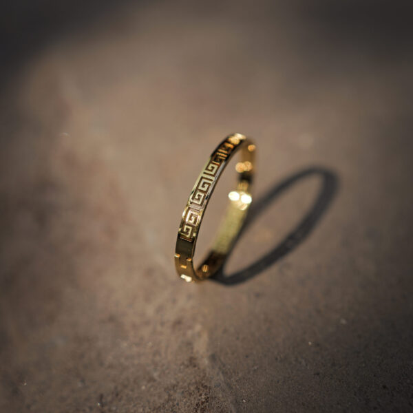 18k Gold Bracelet with Designer Detailing Small to Medium Size