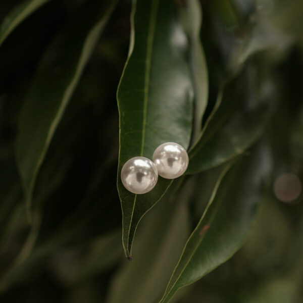Luxe Glow Pearl Earrings