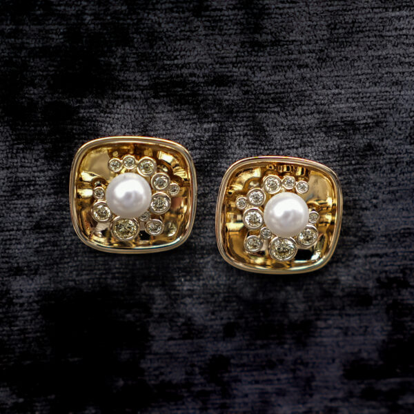 Luxury Pearl 18k Gold Earrings