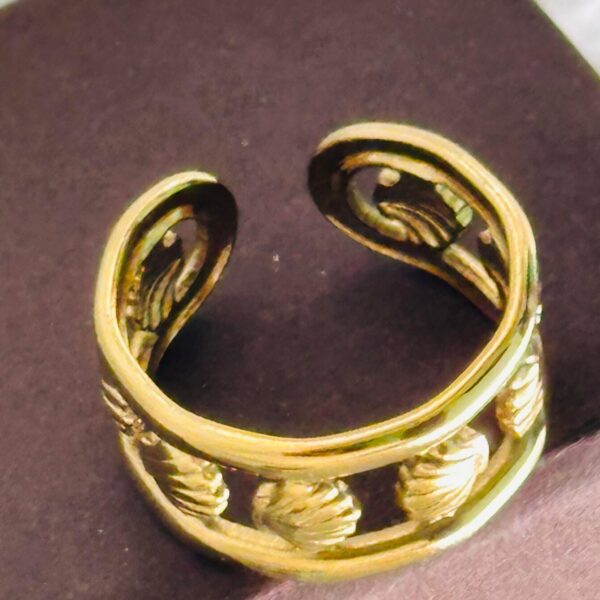 Sea Shell Adjustable Ring – 18K Gold Finish
